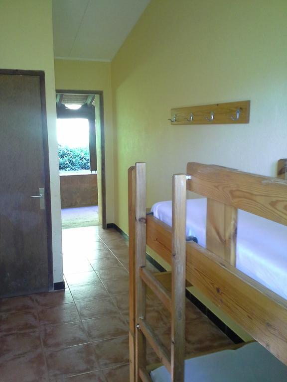 Casa De Colonies La Cadamont Hostel Sant Joan les Fonts Ruang foto